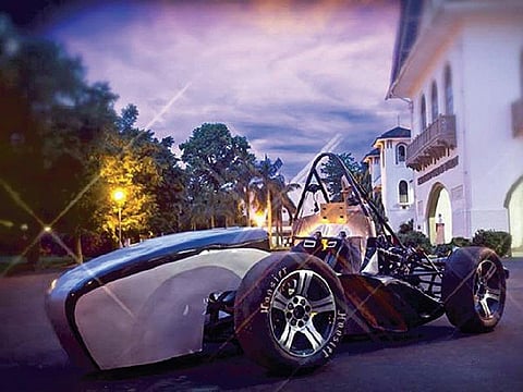 மாணவர்கள் உருவாக்கிய ரேஸ் கார்!