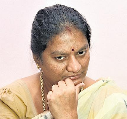 முதல்வர் ஜெயலலிதா என்னை அறைந்தார்: சசிகலாவுடன் சேர்ந்து ராஜினாமா கடிதத்தை மிரட்டி வாங்கினார் - சசிகலா புஷ்பா குற்றச்சாட்டு