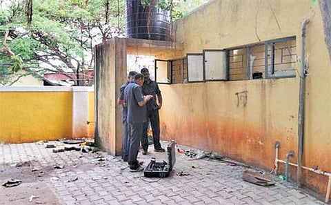 மைசூரு நீதிமன்ற வளாகத்தில் குண்டுவெடிப்பு: வழக்கறிஞர்கள், பொதுமக்கள் பீதி