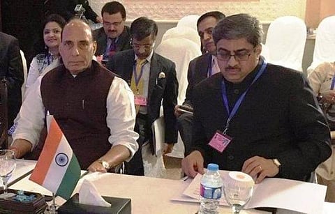 தீவிரவாத ஆதரவு நாடுகளுக்கு எதிராக கடும் நடவடிக்கை: சார்க் அமைச்சர்கள் மாநாட்டில் ராஜ்நாத் வலியுறுத்தல்