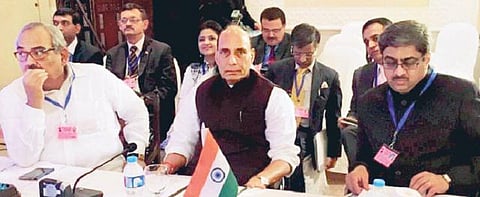 ராஜ்நாத்தை அவமதித்த பாகிஸ்தான் அரசு: சார்க் உள்துறை அமைச்சர்கள் மாநாட்டில் பாதியிலேயே வெளியேறினார்