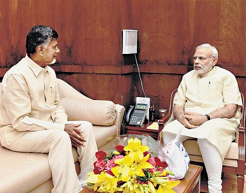 ஆந்திராவுக்கு சிறப்பு அந்தஸ்து: பிரதமர் நரேந்திர மோடியுடன் சந்திரபாபு நாயுடு சந்திப்பு