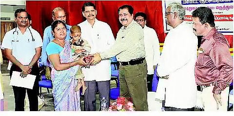 18 மாத குழந்தையை செயற்கை சுவாசம் மூலம் காப்பாற்றிய தேனி அரசு மருத்துவர்கள்