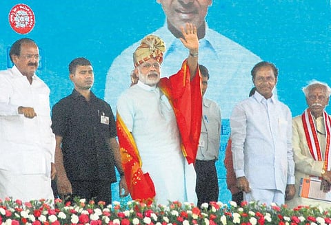 பசுக்களை காப்பதாகக் கூறி வன்முறையில் ஈடுபடும் போலிகளை தண்டிக்க வேண்டும்: பிரதமர் நரேந்திர மோடி எச்சரிக்கை