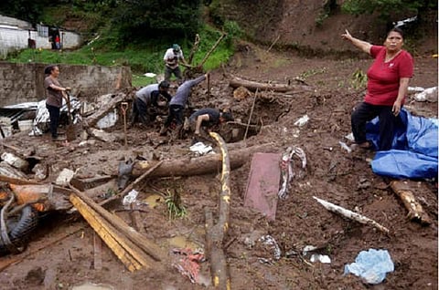 மெக்ஸிகோவில் கடும் நிலச்சரிவில் சிக்கி 39 பேர் உயிரிழப்பு
