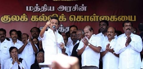 புதிய கல்விக் கொள்கை அறிக்கைக்கு எதிராக சட்டப் பேரவையில் தனித் தீர்மானம்: ஸ்டாலின் வலியுறுத்தல்