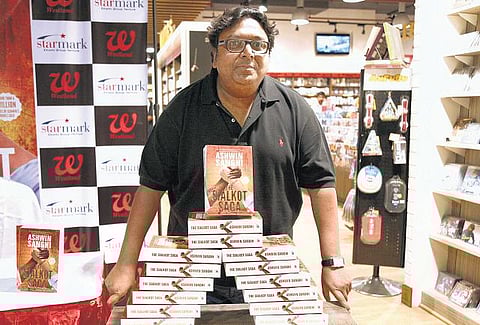 வாசகர்களை மகிழ்விப்பவரே சிறந்த எழுத்தாளர்!