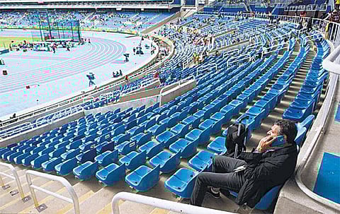 தடகளத்தில் ஆர்வம் காட்டாத ரசிகர்கள்: வெறிச்சோடிக் கிடக்கும் ஒலிம்பிக் மைதானம்