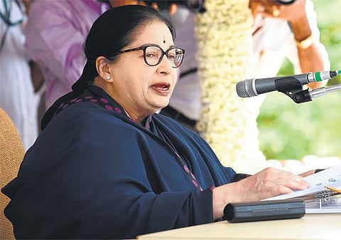 தியாகிகள் ஓய்வூதியம் ரூ.12 ஆயிரமாக உயர்வு: வாரிசுகளின் குடும்ப ஓய்வூதியம், சிறப்பு ஓய்வூதியமும் உயர்த்தப்படும் - சுதந்திர தின விழாவில் முதல்வர் அறிவிப்பு