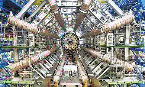 மோதல்களை வேடிக்கை பார்க்கும் ஆய்வகம்!