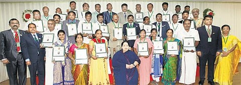 தோல் ஆராய்ச்சி நிறுவன விஞ்ஞானிக்கு கலாம் விருது: சுதந்திர தினத்தில் முதல்வர் ஜெயலலிதா வழங்கினார்