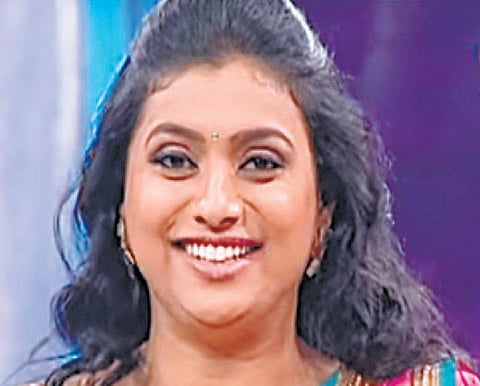 மாயப் பெட்டி- 13: அம்மாவுக்கு பயந்துதான் டி.வி. பக்கம்...