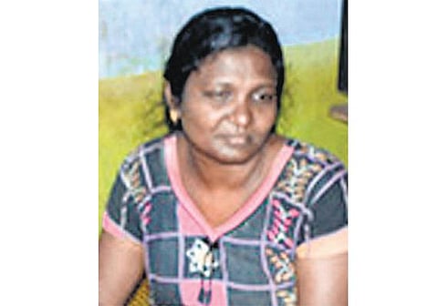 திசையன்விளை அருகே பெண்ணை கட்டிப் போட்டு ரூ.10 லட்சம் நகைகள் கொள்ளை: முகமூடி கும்பல் கைவரிசை