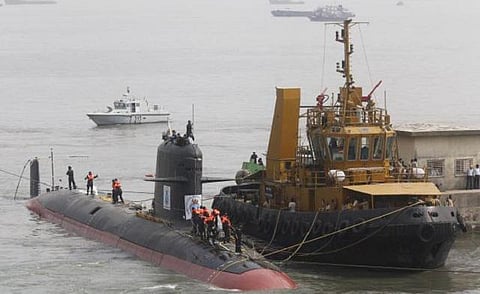 ஆஸ்திரேலிய பத்திரிகை வெளியிட்ட தகவல்: இந்திய நீர்மூழ்கி கப்பலின் ரகசியங்கள் கசிவு- விசாரணை நடத்த அமைச்சர் மனோகர் பாரிக்கர் உத்தரவு