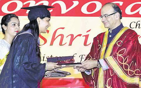 திவால் சட்டத்தை செயல்படுத்த மத்திய அரசு தீவிரம்: அதிகாரிகளுடன் ஜேட்லி ஆலோசனை