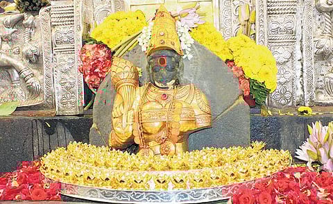 இருவரில் யார் அழகு?