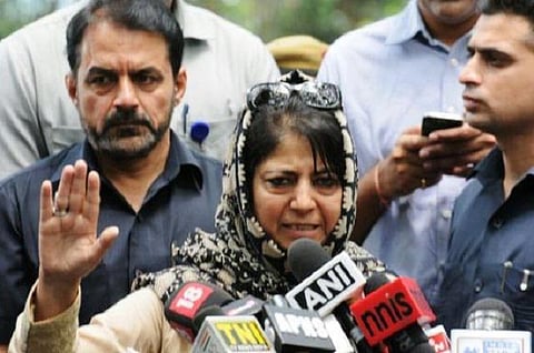 காஷ்மீர் இளைஞர்களை வன்முறைக்கு தூண்டாதீர்: பாகிஸ்தானுக்கு மெகபூபா கண்டனம்