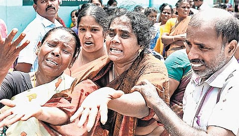 வகுப்பறைக்குள் படுகொலை செய்யப்பட்ட மாணவி சோனாலி: சோகத்தில் மூழ்கியது மதுரை மானகிரி கிராமம்