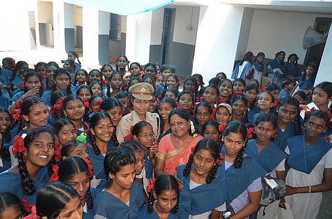 அன்பாசிரியர் 26: ஹேமாவதி- மாணவியர் நலம் காக்கும் அறிவியல் ஆசிரியர்!