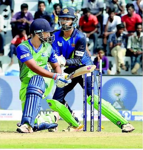 டிஎன்பிஎல் கிரிக்கெட் தொடர்: சீறியது காளை.. சிதறியது தூத்துக்குடி