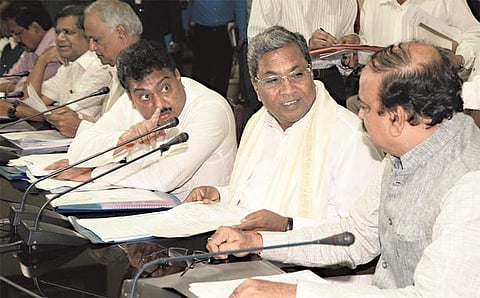 காவிரி விவகாரம் தொடர்பாக உச்ச நீதிமன்றத்தில் கர்நாடக அரசு மறு சீராய்வு மனு: சித்தராமையா அறிவிப்பு