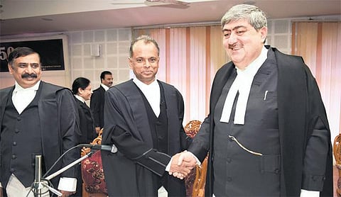 சென்னை உயர் நீதிமன்ற நீதிபதியாக என்.ஆதிநாதன் பதவியேற்பு