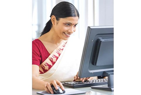 வீட்டிலிருந்தே சம்பாதிக்கலாம்: அசத்தும் ஆன்லைன் வாய்ப்புகள்!