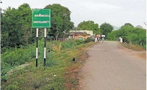 சமூகப் போராளிகளை நினைவுகூரும் வகையில் கார்ல்மார்க்ஸ் முதல் வெண்மணி வரை குழந்தைகளுக்கு கம்யூனிஸ பெயர்கள்: கொள்கைப் பிடிப்புடன் திகழும் வன்னிவேலம்பட்டி கிராமம்