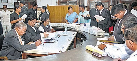 தமிழகம் முழுவதும் லோக்-அதாலத்: ஒரே நாளில் ரூ.83 கோடி இழப்பீடு - 58,437 வழக்குகளுக்கு தீர்வு