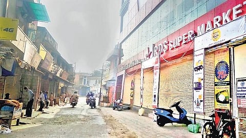 கர்நாடகத்தில் தமிழர்கள் தாக்கப்பட்டதைக் கண்டித்து செப்.16-ல் கடையடைப்பு போராட்டம்: தமிழக கட்சிகள் ஆதரவு