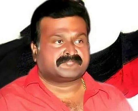 விழுப்புரத்தில் திமுக நகர செயலாளர் வெட்டிக்கொலை.