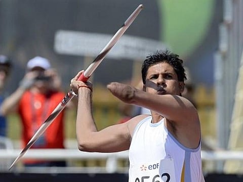 மகளுடன் ஒப்பந்தம் போட்டு சாதித்த தேவேந்திர ஜஜாரியா