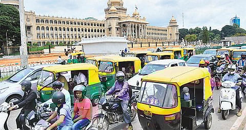 கர்நாடகாவில் தணிகிறது காவிரி வன்முறை: பெங்களூருவில் இயல்புநிலை திரும்புகிறது