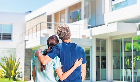 வெளிநாட்டு இந்தியர் இங்கு வீடு வாங்கலாமா?