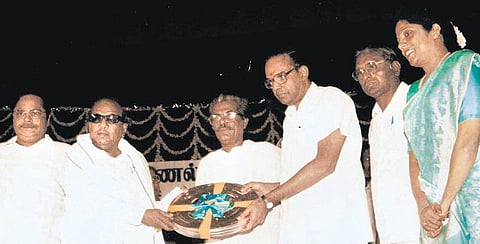 சினிமா எடுத்துப் பார் 76: அரசே வெளியிட்ட படம்!