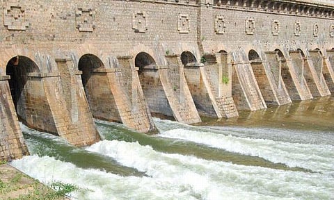 காவிரியில் 6,000 கனஅடி நீர் திறக்க உத்தரவு: கர்நாடக அரசுக்கு உச்ச நீதிமன்றம் கடும் கண்டனம்- இரு மாநில முதல்வர்கள் சந்திக்க அறிவுரை