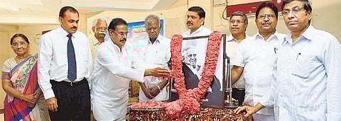 சிங்கப்பூர் முன்னாள் அதிபர் எஸ்.ஆர்.நாதனின் புகழை பரப்ப வேண்டும்: ஆர்.நல்லகண்ணு வலியுறுத்தல்