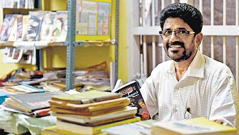 பாக்கெட் நாவலின் இடத்தில் ஃபேஸ்புக்