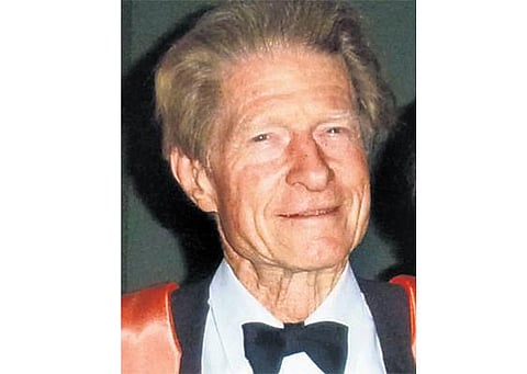 சர் ஜான் கூடன் 10