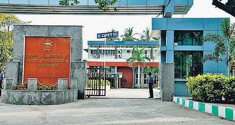 சிப்பெட் நிறுவனத்தின் தலைமையகத்தை டெல்லிக்கு மாற்ற எதிர்ப்பு: சென்னையில் ஊழியர்கள் சங்கம் போர்க்கொடி