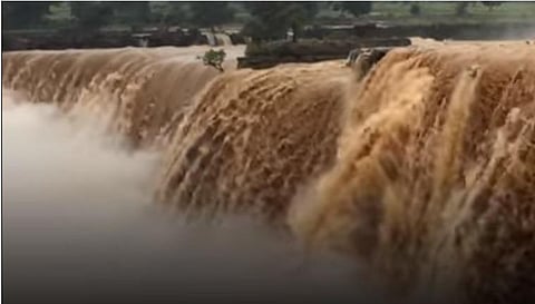 யூடியூப் பகிர்வு: சித்ரகோட் அருவி... இந்தியாவின் நயாகரா!