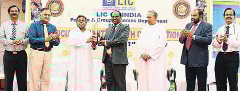 நலிவடைந்த மக்களுக்கான ‘ஆம் ஆத்மி பீமா யோஜனா’ திட்டத்தில் 15 லட்சம் பேரை சேர்க்க இலக்கு: எல்ஐசி மண்டல மேலாளர் தகவல்