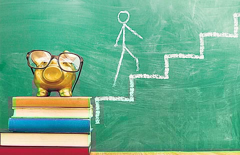 பருவத்தே பணம் செய்: ஸ்கூல் ஃபீஸ் கட்ட திண்டாட்டமா?