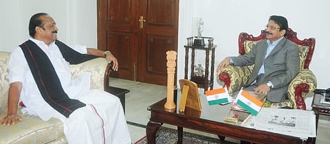 அப்போலோ சென்று ஜெ. உடல்நலம் விசாரித்த பின் ஆளுநருடன் வைகோ திடீர் சந்திப்பு