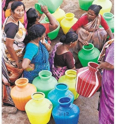 கோவை மாநகராட்சியில் குடிநீர் பற்றாக்குறையால் தவிக்கும் மக்கள்: விநியோகத்தை முறைப்படுத்த கோரிக்கை