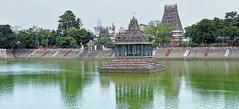 உயிர் காக்கும் குளம் காப்போம்