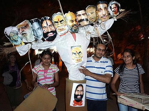 பிரதமர் உருவபொம்மை எரிப்பு: விசாரணைக்கு ஜே.என்.யு. உத்தரவு