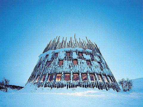 பனி விழும் கட்டிட வனம்