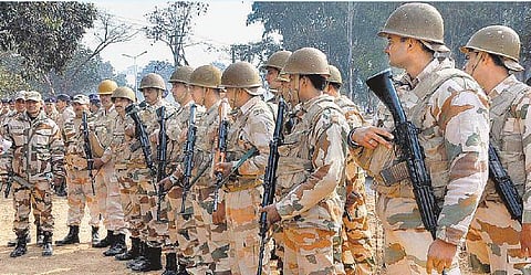 ஓராண்டில் 471 பேர் வீர மரணம்: கடும் சவால்களை சந்திக்கும் உள்நாட்டு பாதுகாப்புத் துறை- மாற்றங்கள், நவீனமயமாக்கலை எதிர்நோக்கும் வீரர்கள்