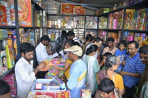 பட்டாசு கடைகளுக்கு கடுமையான விதிமுறைகள்